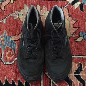 Black suede mephisto runoff boots